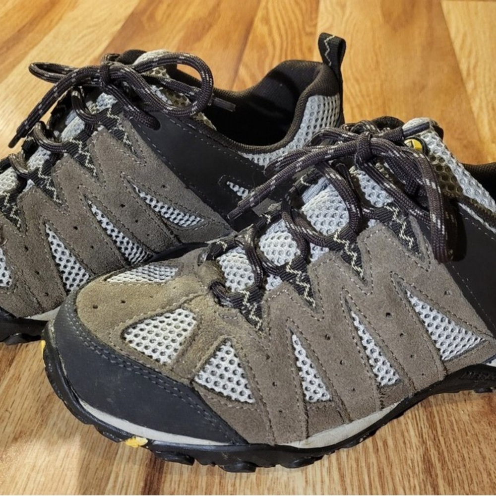 Women’s Merrell Black and Brown Athletic Shoes for Hiking and Trail Adventures